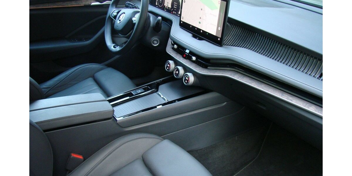 Skoda Superb 2.0TDi L&K 4x4 ACC LED AHK H&K 360º 41.532 km 39.980 &euro; Falkensee 14612