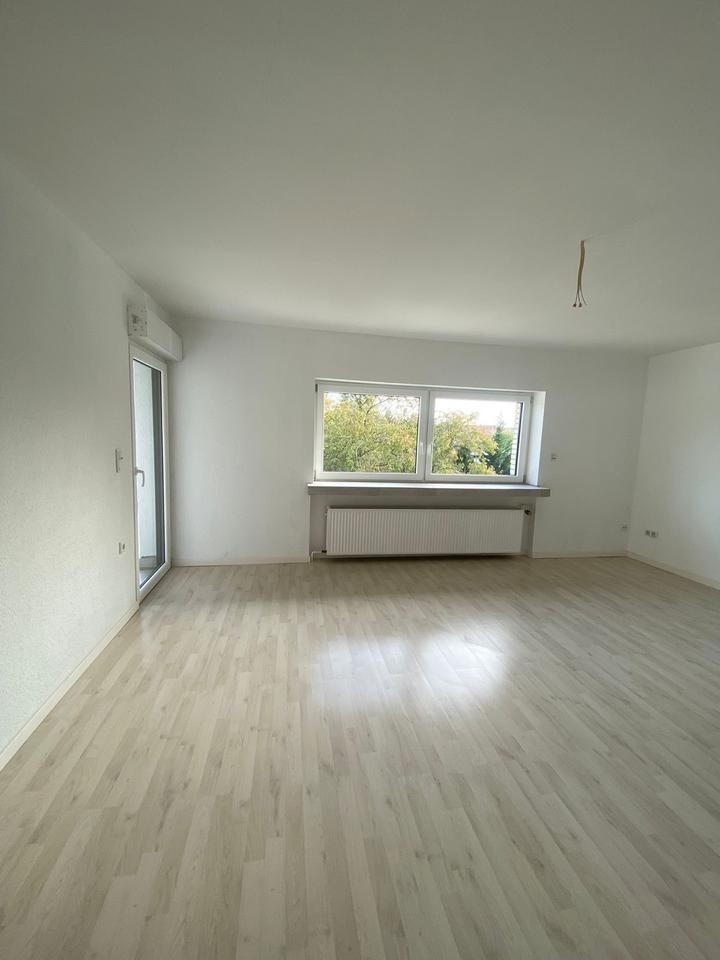 Moderne 3-Zimmer-Wohnung mit Dachterrasse und Tiefgarage in Arpke zimmer