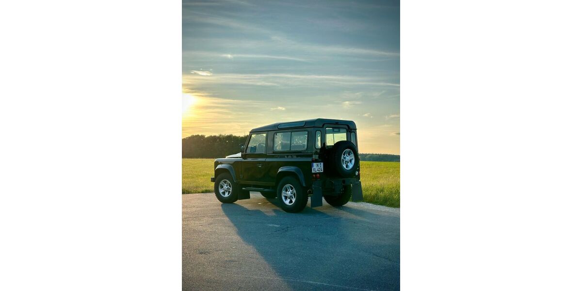 Land Rover Defender 75.000 km 54.400 &euro; Schwabach 91126