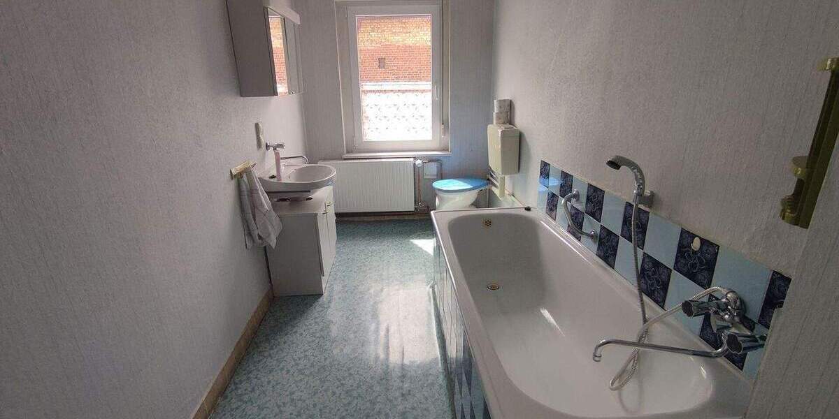 Mehrfamilienhaus, Wohnhaus Bitterfeld-Wolfen Bobbau - 8 Zimmer, 197 m&sup2;, 250.000&euro; | Angebot:25822452
