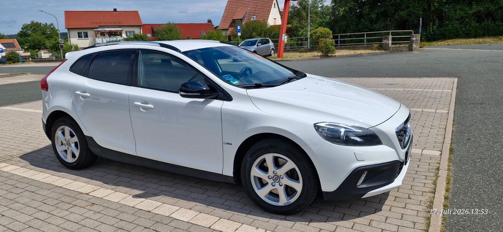 Volvo V40 Cross Country 110.200 km 13.980 &euro; Kasendorf 95359