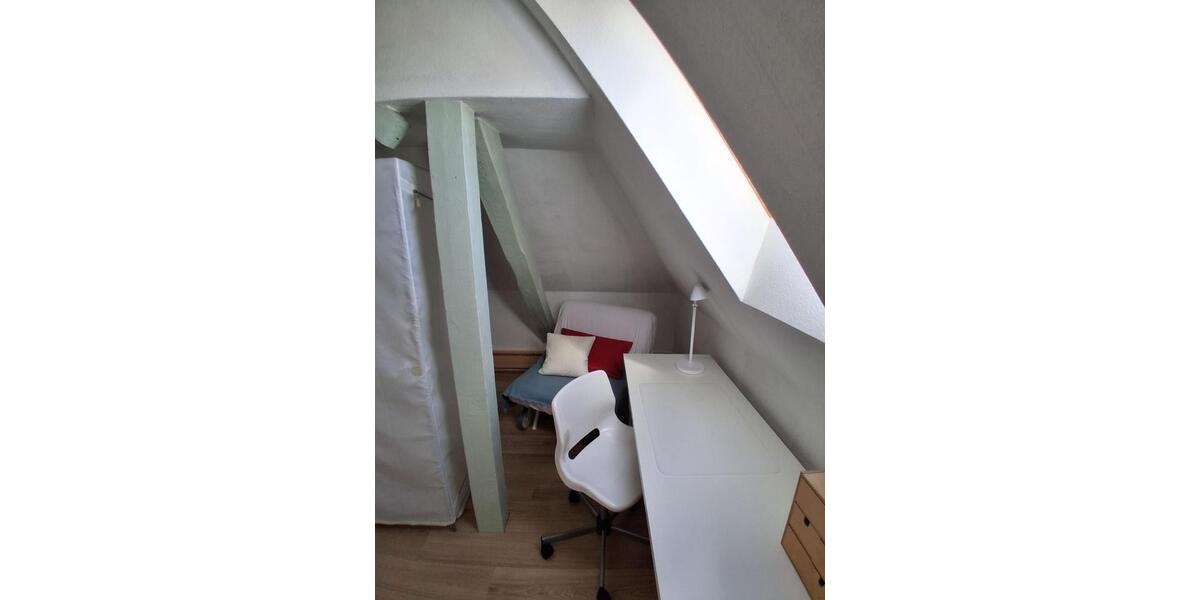 Dachgeschoßwohnung Cottbus - 3 Zimmer, 65 m&sup2;, 902&euro; | Angebot:26329422