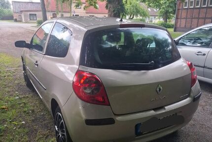 Renault Clio 230.000 km 800 &euro; Walkendorf 17179
