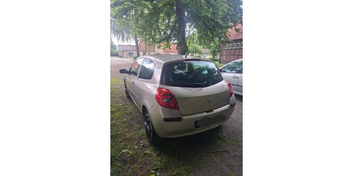 Renault Clio 230.000 km 800 &euro; Walkendorf 17179