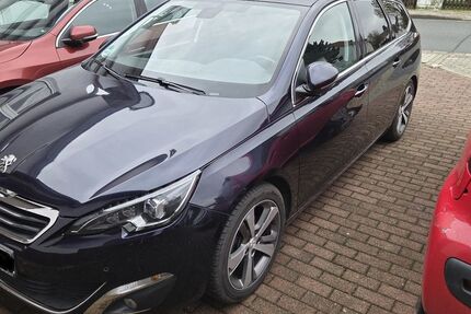 Peugeot 308 151.000 km 4.600 &euro; Vöhl 34516