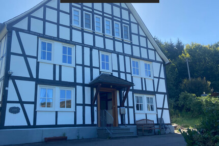 Wohnen wo andere Urlaub machen - Haus Kirchhundem | Angebot:22612644