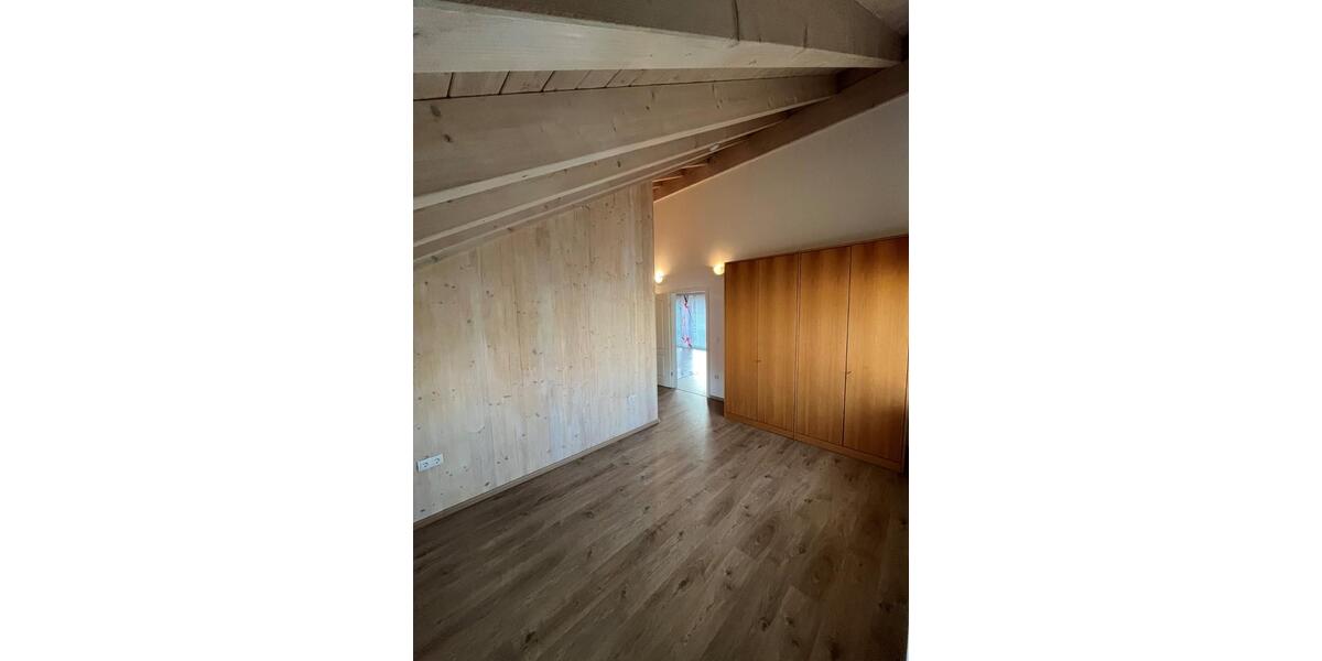 Dachgeschoßwohnung Balingen - 2 Zimmer, 80 m&sup2;, 850&euro; | Angebot:24835333