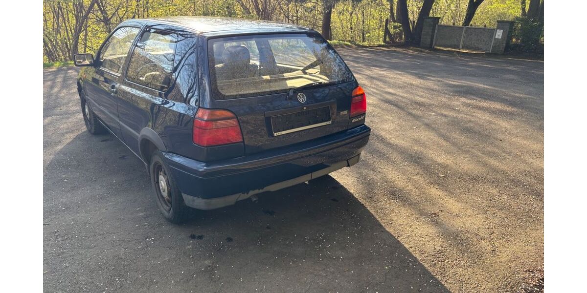 VW Golf 182.000 km 1.499 &euro; Unnau 57648