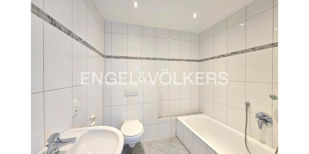 Etagenwohnung Jever - 3 Zimmer, 98 m&sup2;, 1.080&euro; | Angebot:24933557