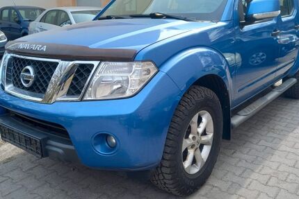 Nissan Navara 92.000 km 12.990 &euro; Berlin-Mariendorf 12109