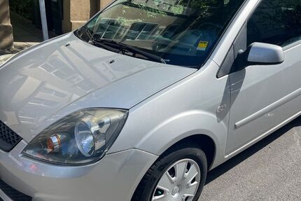 Ford Fiesta 106.000 km 1.999 € Mülheim an der Ruhr 45468