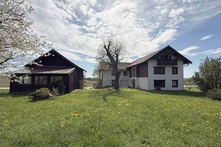 Haus Simbach am Inn / Kirchberg Simbach - 8 Zimmer, 215 m&sup2;, 320.000&euro; | Angebot:26817265