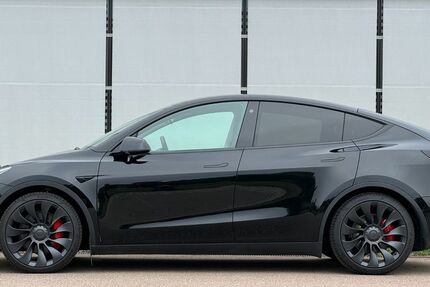 Tesla Model Y 14.959 km 41.800 &euro; Stuttgart 70565