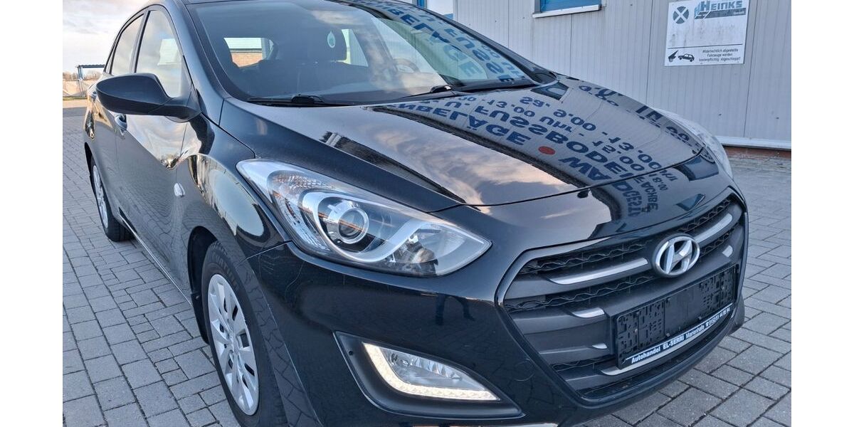 Hyundai i30 53.000 km 9.999 &euro; Upgant- Schott 26529