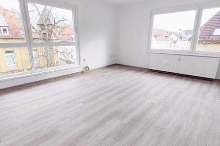 WOHNBERECHTIGUNGSSCHEIN VORHANDEN? Dann ist diese Wohnung für SIE: 2-Zimmer Wohnung im 3. OG mit modernem Bad! 2 zimmer