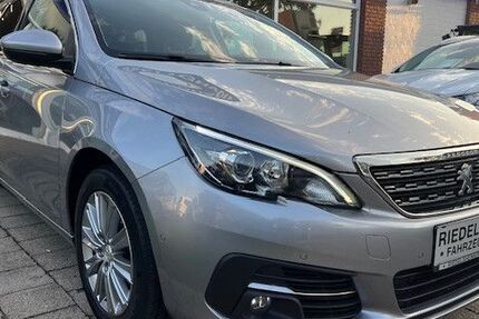 Peugeot 308 117.504 km 12.980 &euro; Zeven 27404