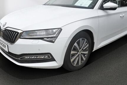 Skoda Superb 83.100 km 25.480 &euro; Lübeck 23560