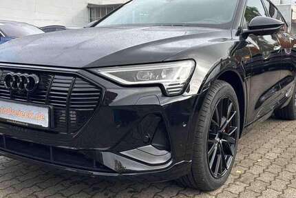 Audi e-tron 41.126 km 42.950 € Hamburg 22047