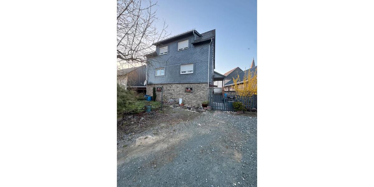 Einfamilienhaus Wetzlar Altenberger Straße - 7 Zimmer, 140 m&sup2;, 1.000&euro; | Angebot:26020253