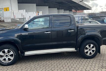 Toyota Hilux 220.000 km 13.900 &euro; Nürnberg 90431