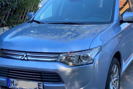 Mitsubishi Outlander 79.980 km 13.300 € München 81671