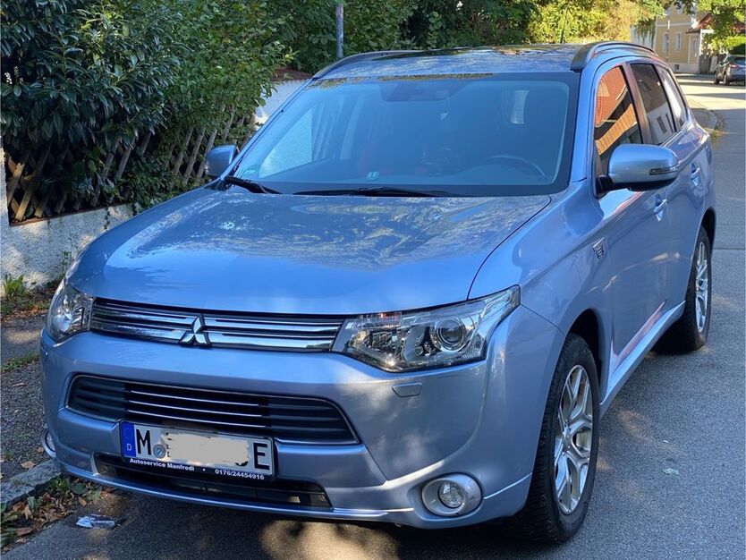 Mitsubishi Outlander 79.980 km 13.300 € München 81671