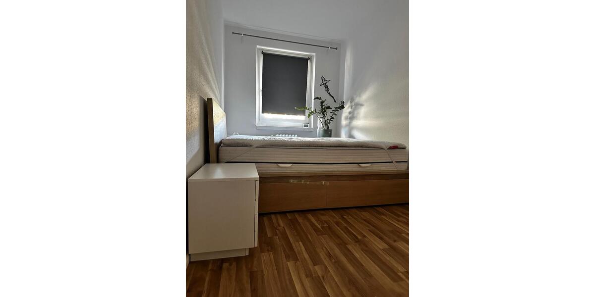 Etagenwohnung Hennigsdorf - 3 Zimmer, 65 m&sup2;, 922&euro; | Angebot:26257753