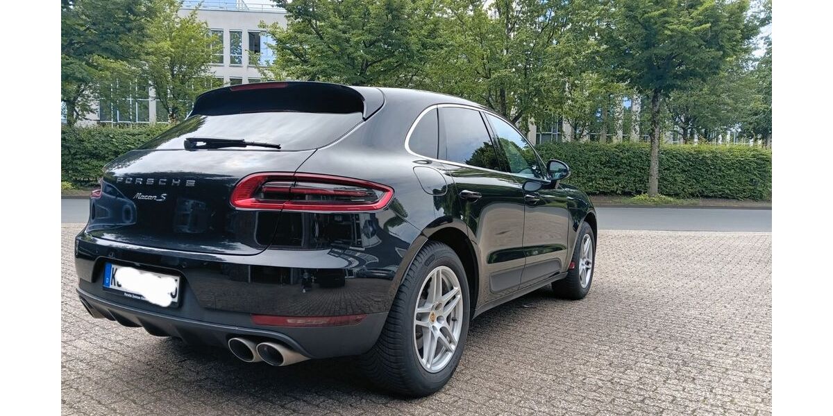 Porsche Macan 183.000 km 31.999 &euro; Kassel 34121