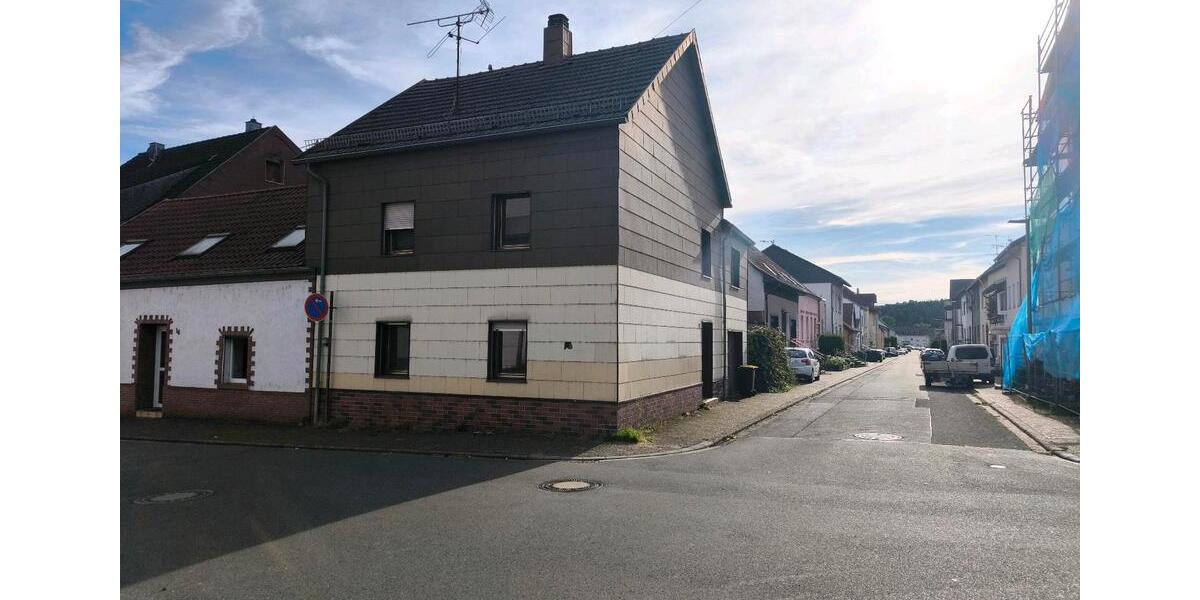 Reihenhaus Dillingen (Saar) - 6 Zimmer, 116 m&sup2;, 100.000&euro; | Angebot:27117731