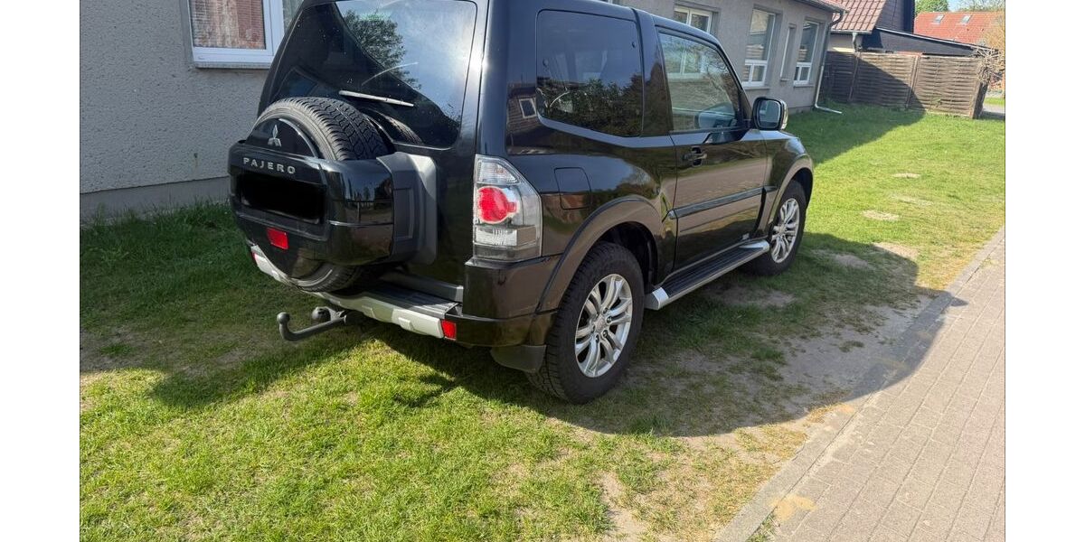 Mitsubishi Pajero 319.000 km 8.000 &euro; Neubrandenburger 17033