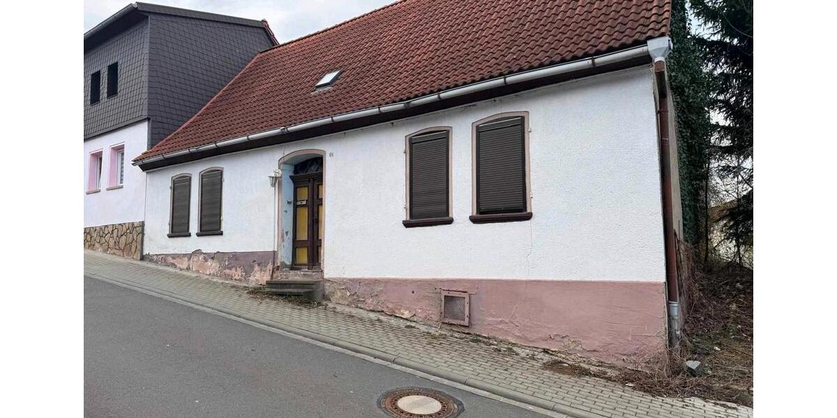 Reihenhaus Hettstedt - 5 Zimmer, 150 m&sup2;, 29.000&euro; | Angebot:25995304