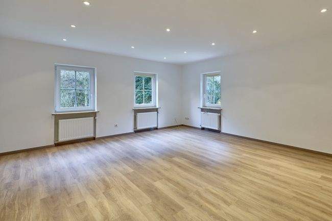 Gewerbeobjekt Roes - 1.250.000&euro; | Angebot:24821272