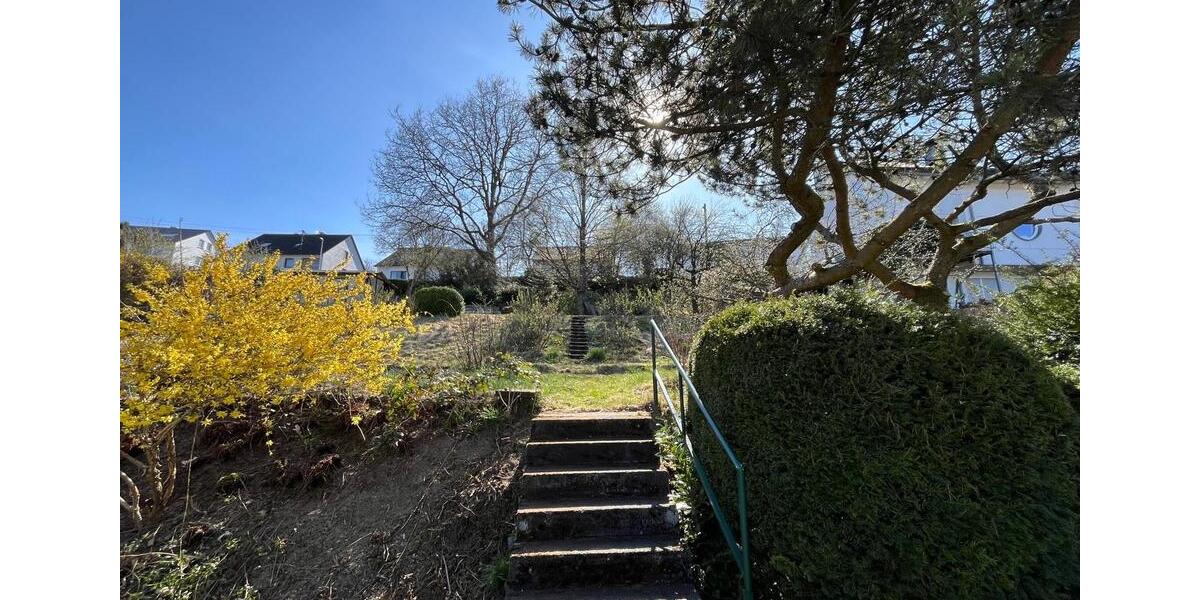 Einfamilienhaus Freudenberg - 8 Zimmer, 150 m&sup2;, 290.000&euro; | Angebot:26223470