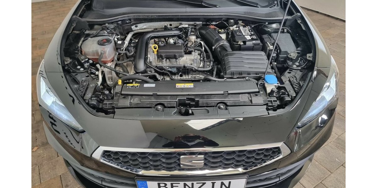 Seat Leon Style VIC Navi PDC Spur LED Tempomat VIC 49.700 km 16.900 &euro; Garrel 49681
