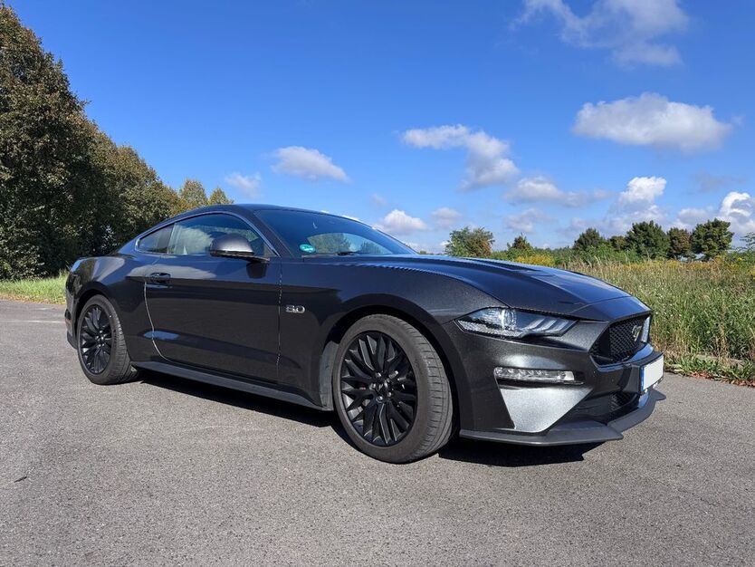 Ford Mustang 112.000 km 31.400 € Drebkau 03116