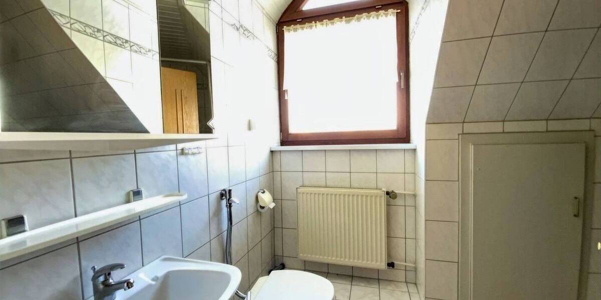 Einfamilienhaus Oberviechtach - 8 Zimmer, 190 m&sup2;, 255.000&euro; | Angebot:25984404