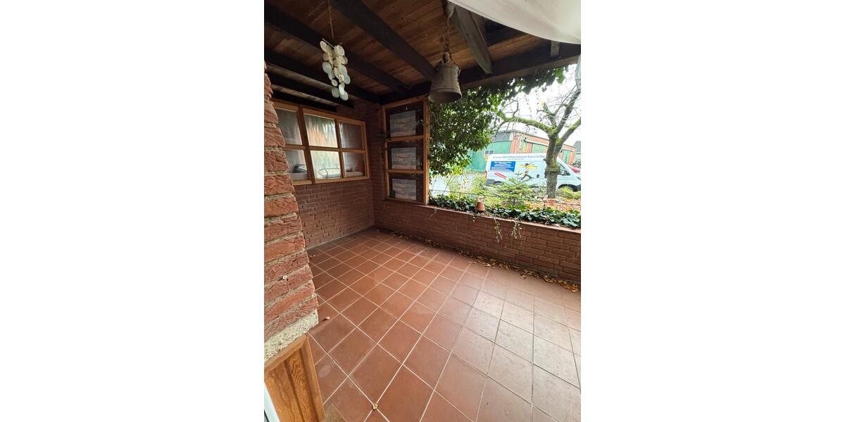 Schöne Erdgeschosswohnung mit überdachter Terrasse 2 zimmer