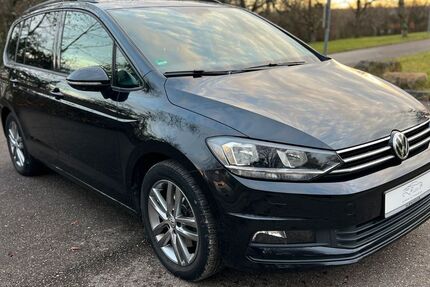 VW Touran 99.245 km 18.499 &euro; Stuttgart 70469
