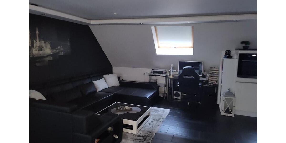 Dachgeschoßwohnung Delmenhorst - 3 Zimmer, 110 m&sup2;, 1.000&euro; | Angebot:25944699