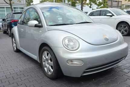 VW Beetle 119.885 km 2.999 € Berlin 13581