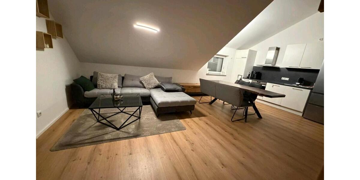 Dachgeschoßwohnung Nittendorf - 2 Zimmer, 70 m&sup2;, 820&euro; | Angebot:25409056
