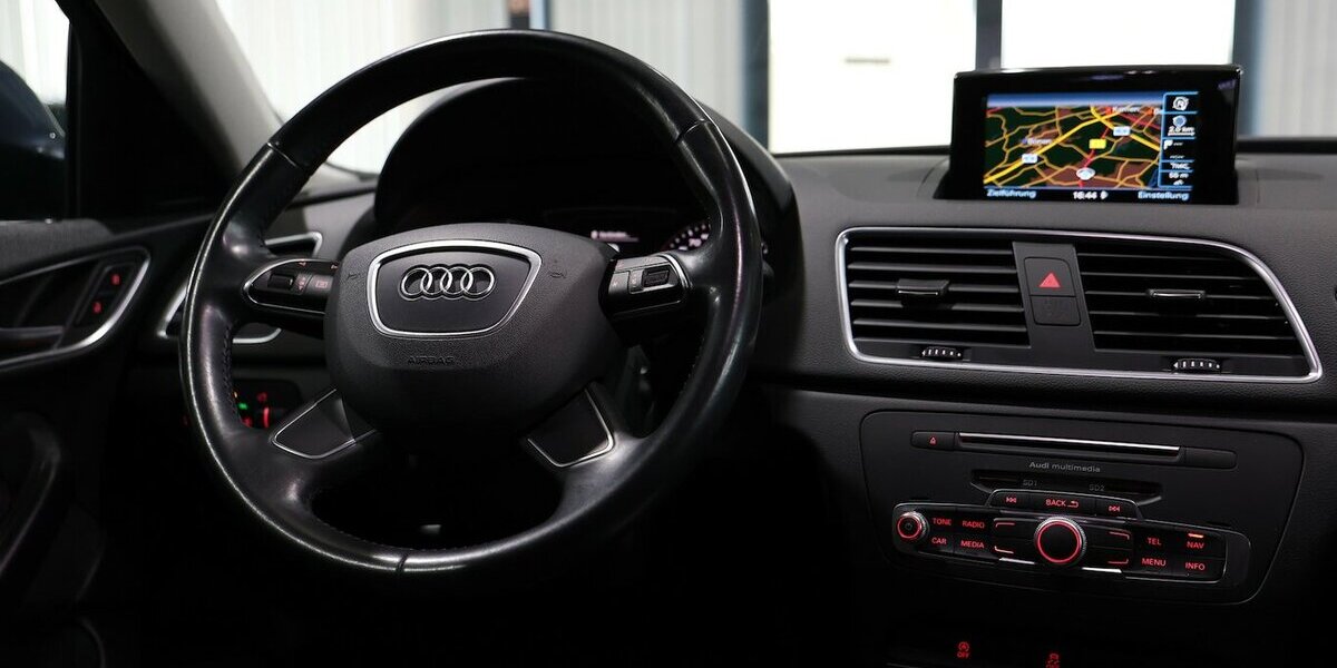 Audi Q3 1.4 TFSI SPORT / BI-XENON / NAVI-MMI / AMBIEN 65.000 km 16.993 &euro; Hamm 59077