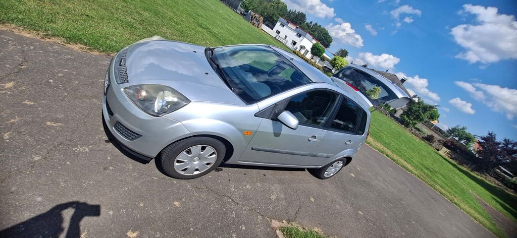 Ford Fiesta 133.715 km 1.500 &euro; Eschwege 37269