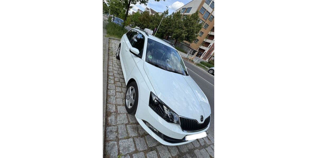 Skoda Fabia 105.500 km 8.900 &euro; Berlin 13051