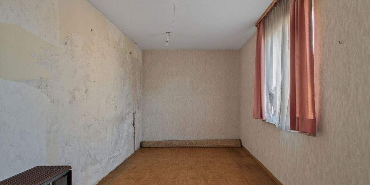 Mehrfamilienhaus, Wohnhaus Karlsbad / Auerbach Auerbach - 6 Zimmer, 153 m&sup2;, 195.000&euro; | Angebot:24857833