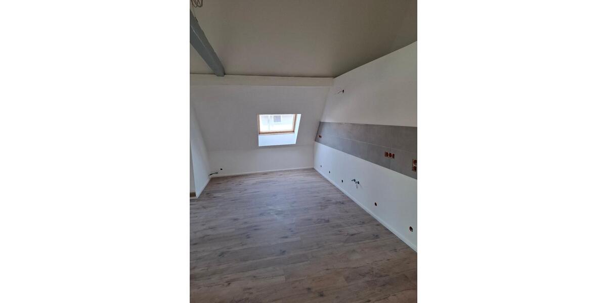 Dachgeschoßwohnung Klingenmünster - 3 Zimmer, 100 m&sup2;, 800&euro; | Angebot:25873823