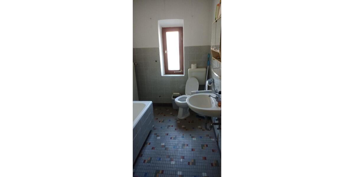 Mehrfamilienhaus, Wohnhaus Karsbach - 10 Zimmer, 210 m&sup2;, 270.000&euro; | Angebot:24627026