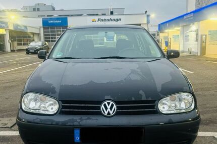 VW Golf 128.000 km 2.700 &euro; Karlsruhe 76137