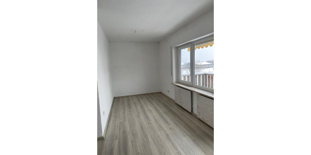 Etagenwohnung Wiesau Kornthan - 3 Zimmer, 67 m&sup2;, 89.000&euro; | Angebot:25636878