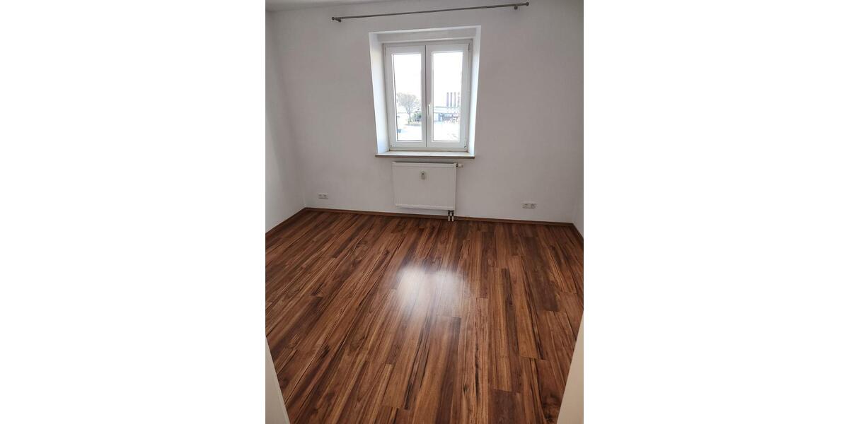 Etagenwohnung Wiesau Kornthan - 3 Zimmer, 71 m&sup2;, 440&euro; | Angebot:26391744